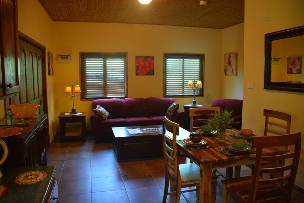 O'Soleil Chalets Self Catering Ла-Диг Номер фото